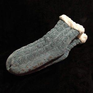 NWOT Muk Luk Slipper Socks